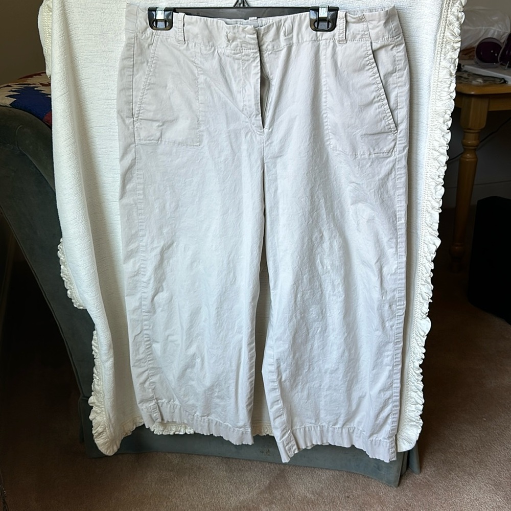 Lt khaki capris